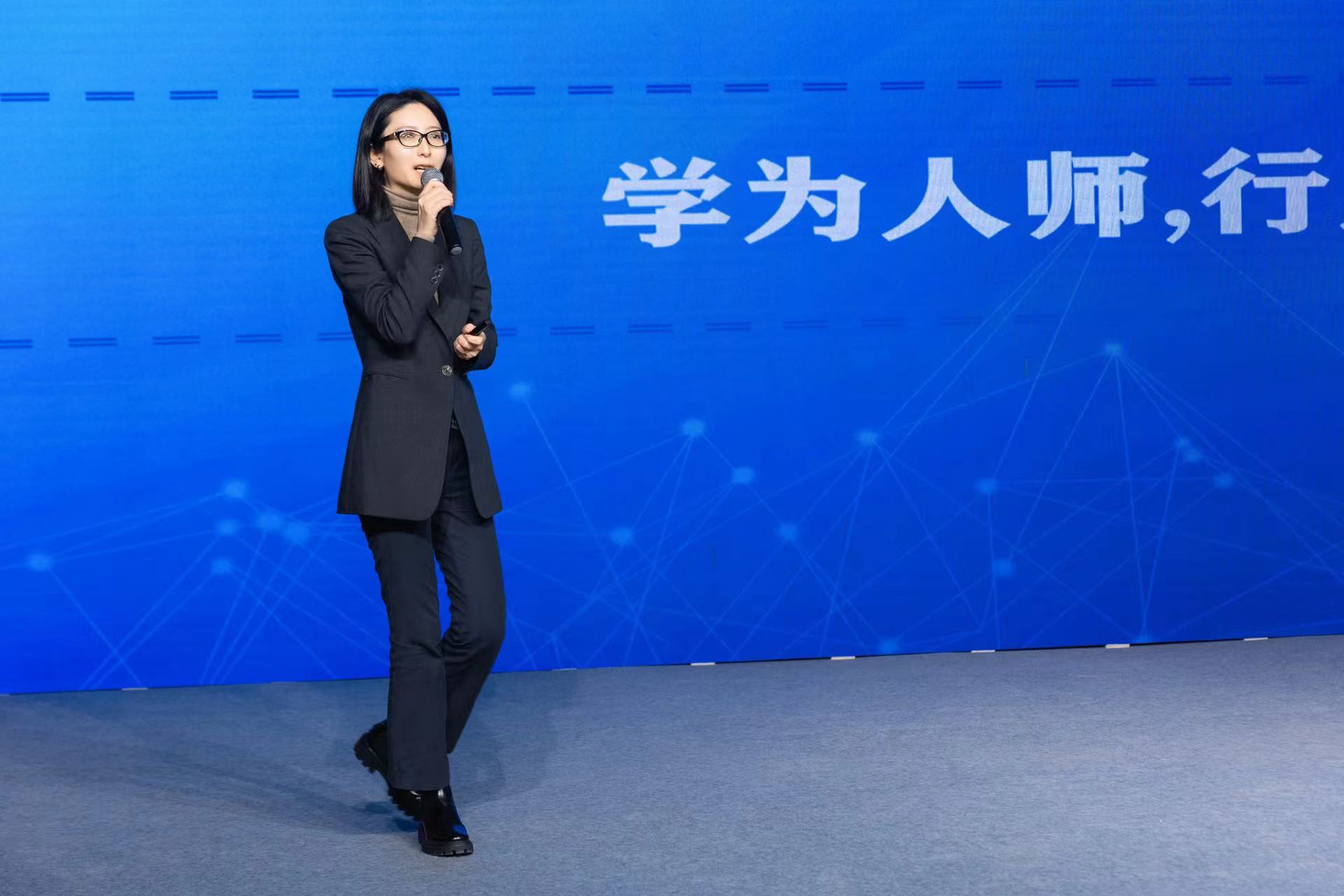 项目经理刘佳_.pic.jpg